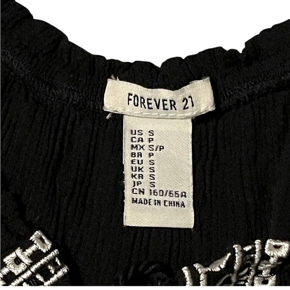 Forever 21 Embroidered Black Jumper! - Picture 6 of 6